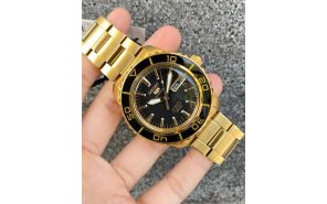 Seiko Man - Automatic - Day-Date Display, Rotating Bezel​ (Creation Watches)​